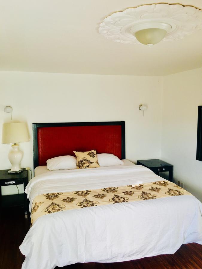 Norwalk Inn & Suites エクステリア 写真