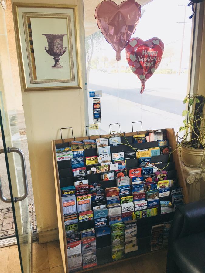 Norwalk Inn & Suites エクステリア 写真